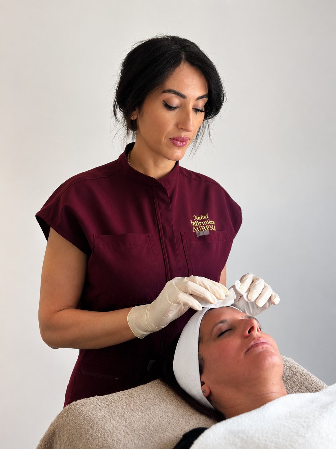 Peeling du visage réalisé à la clinique AURENA