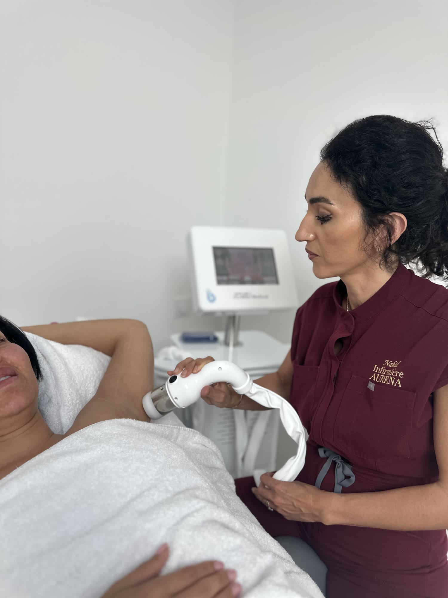 Soin du corps avec le CFU Elife® à la clinique AURENA